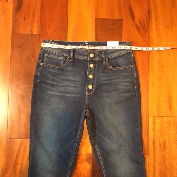 WHBM high rise skinny jeans. - Picture 5 of 11